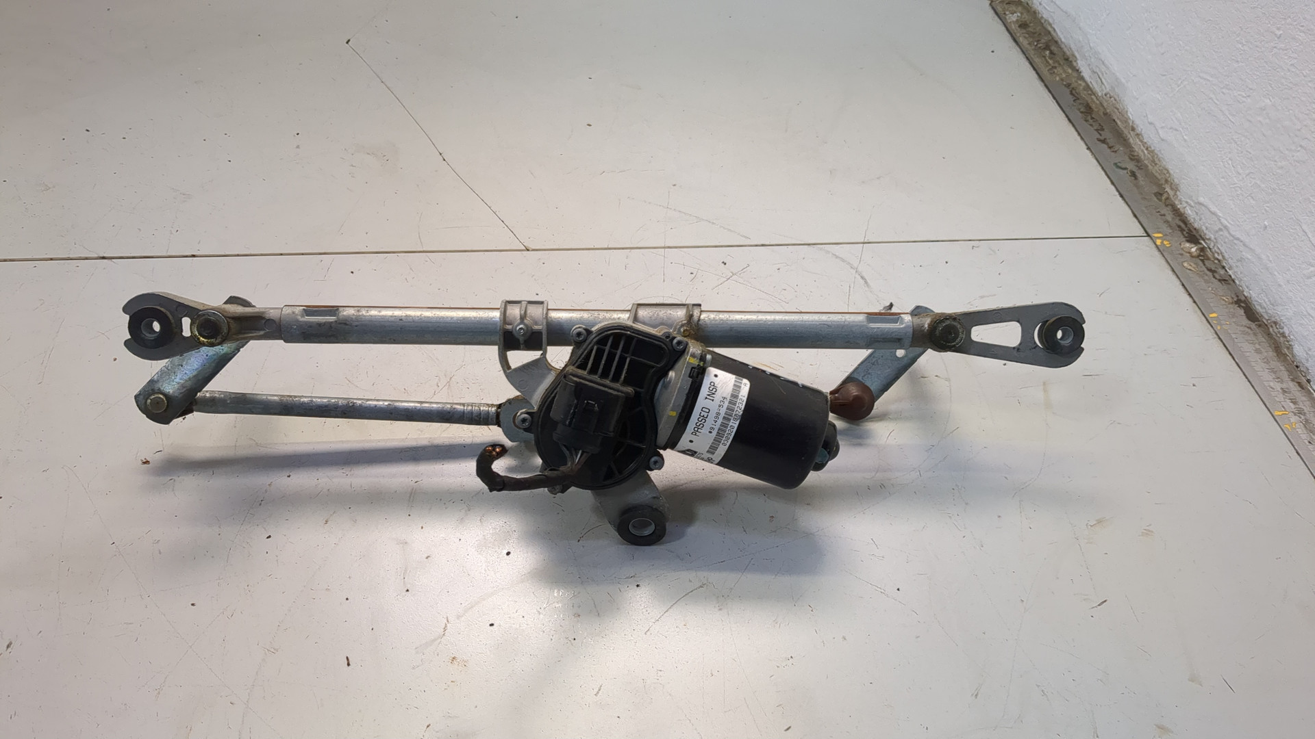 Трапеция стеклоочистителей