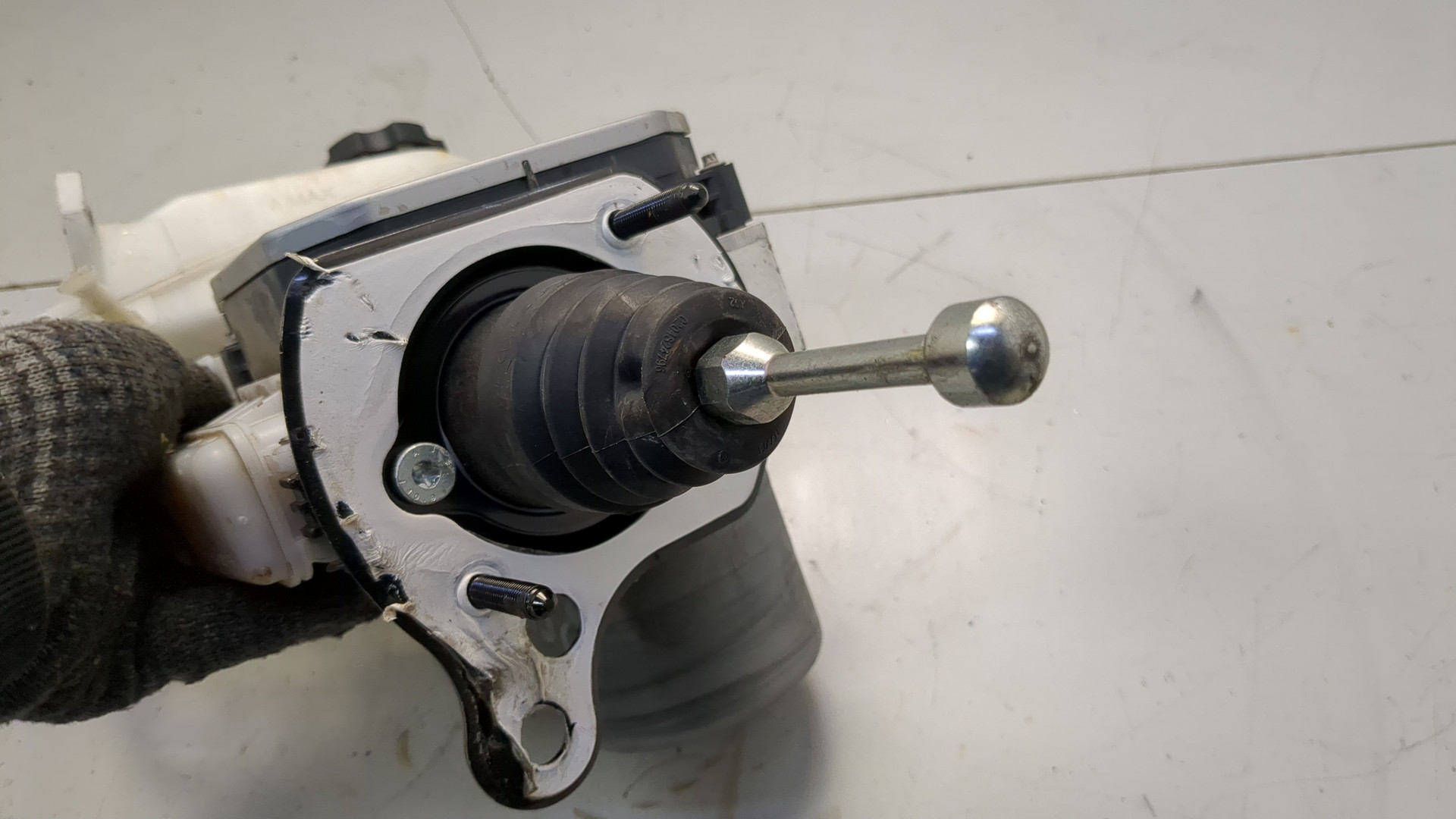 Цилиндр тормозной главный