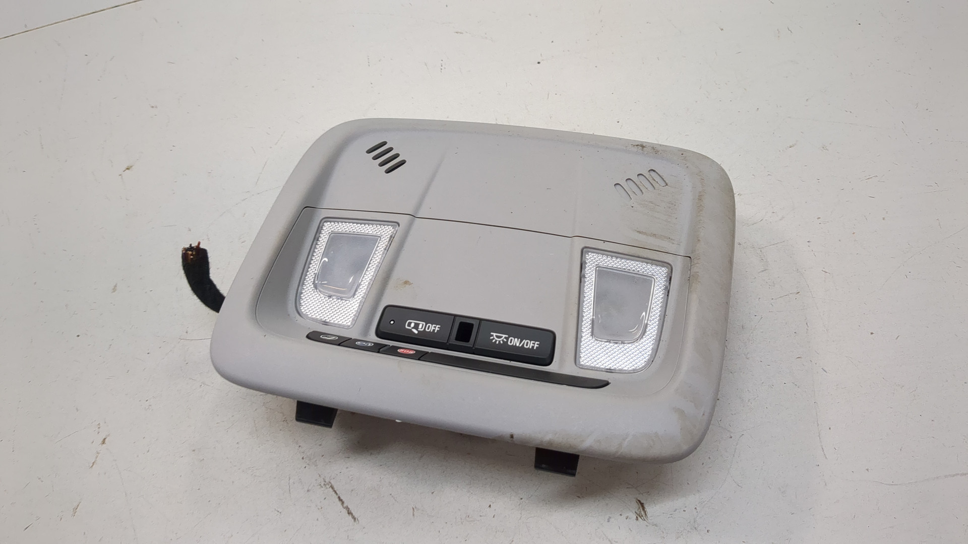 Плафон салонный