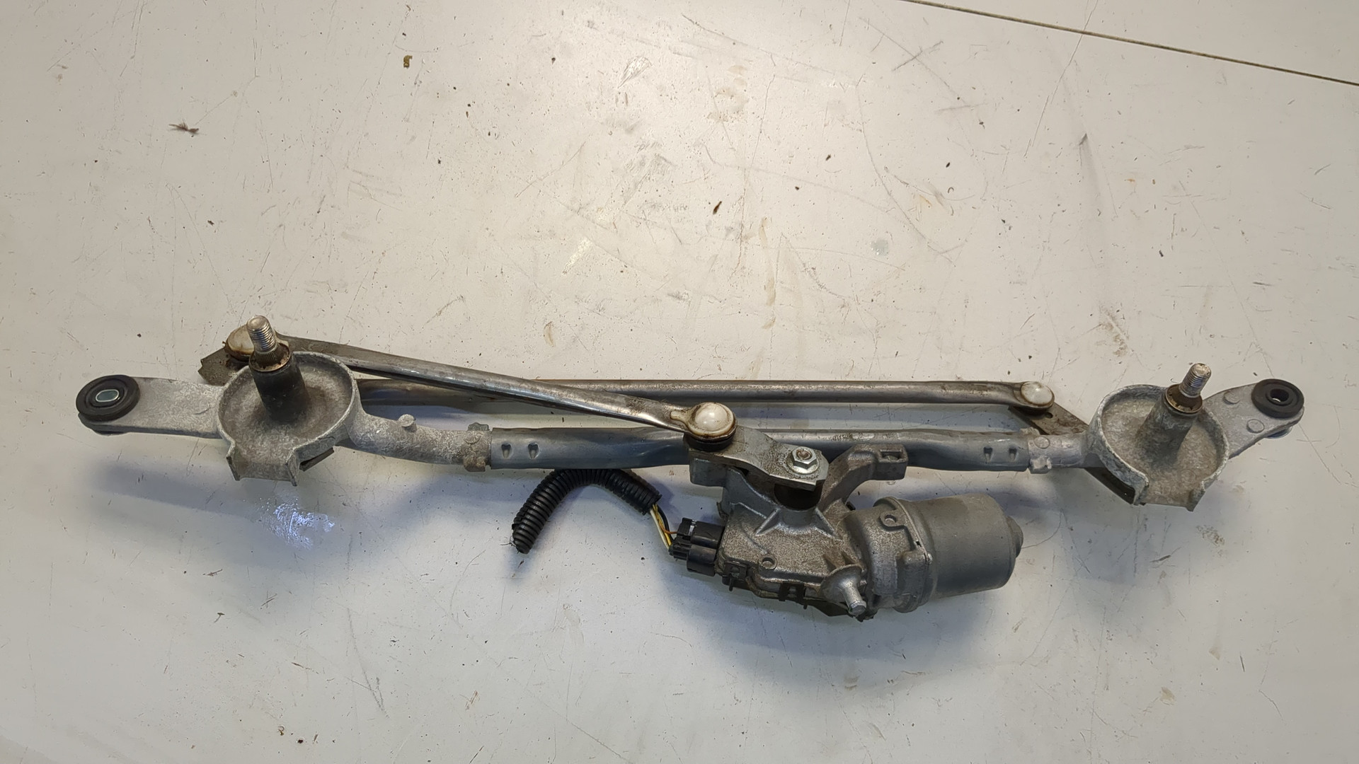 Трапеция стеклоочистителей