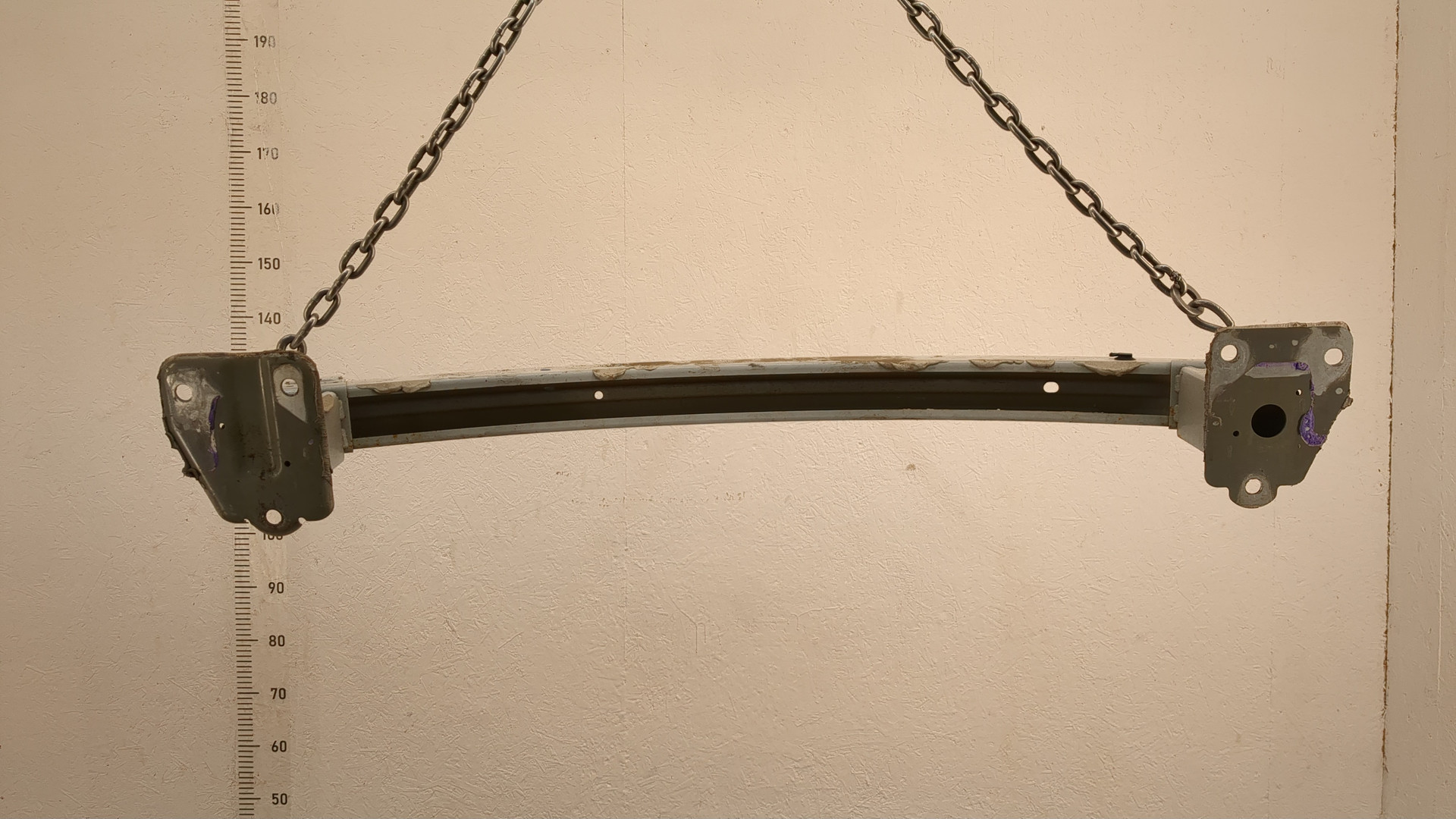 Усилитель заднего бампера