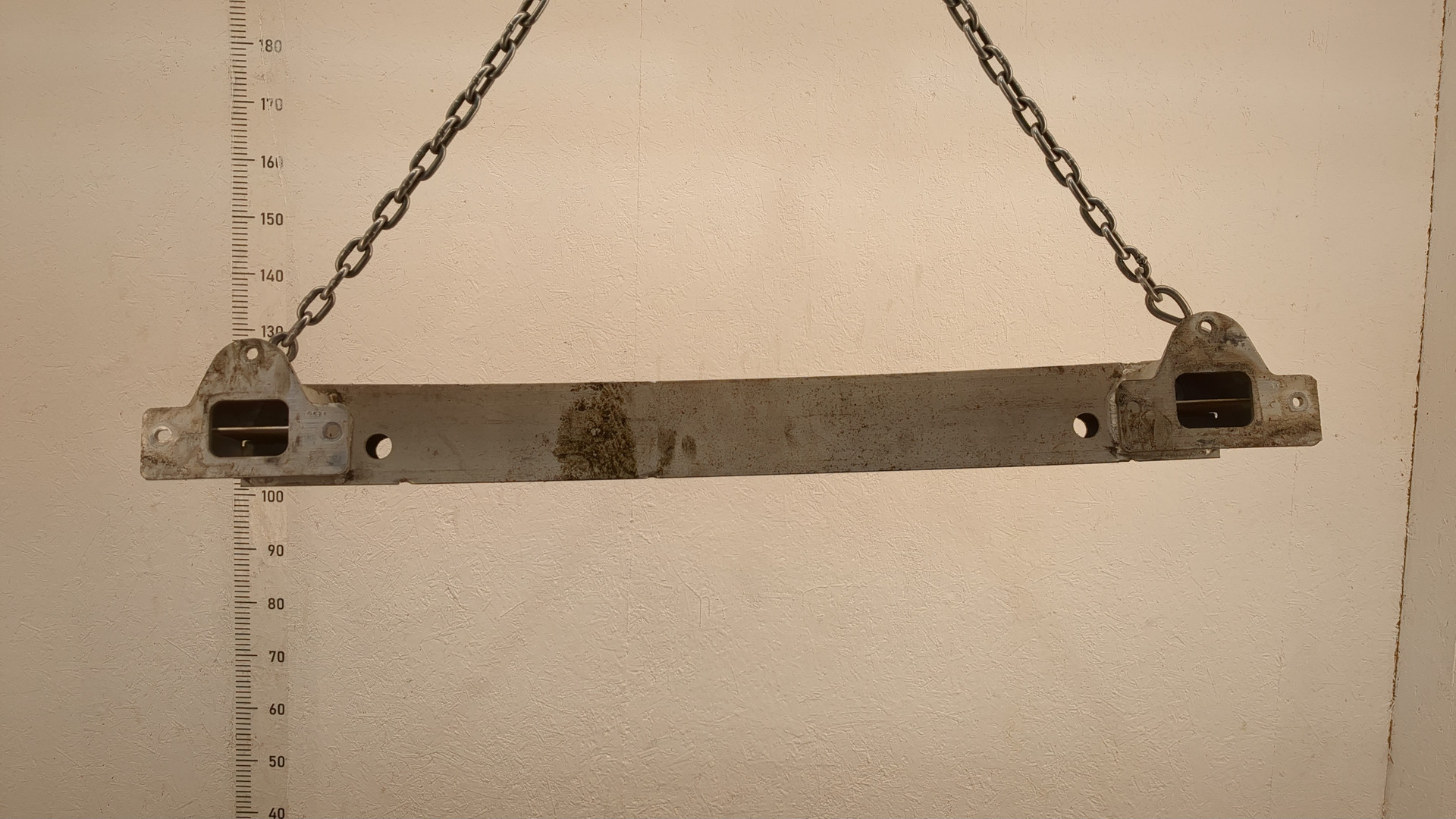 Усилитель переднего бампера