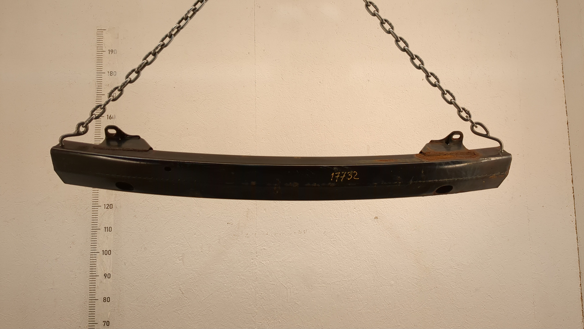 Усилитель переднего бампера