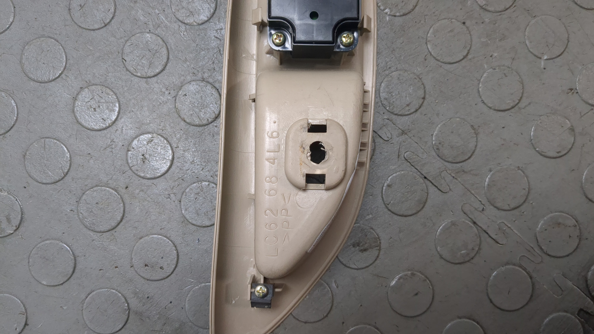 Кнопка стеклоподъемника