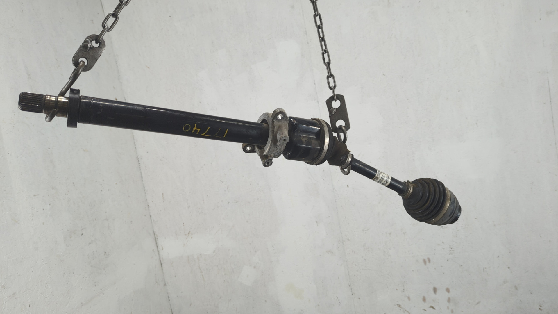 Полуось передняя правая