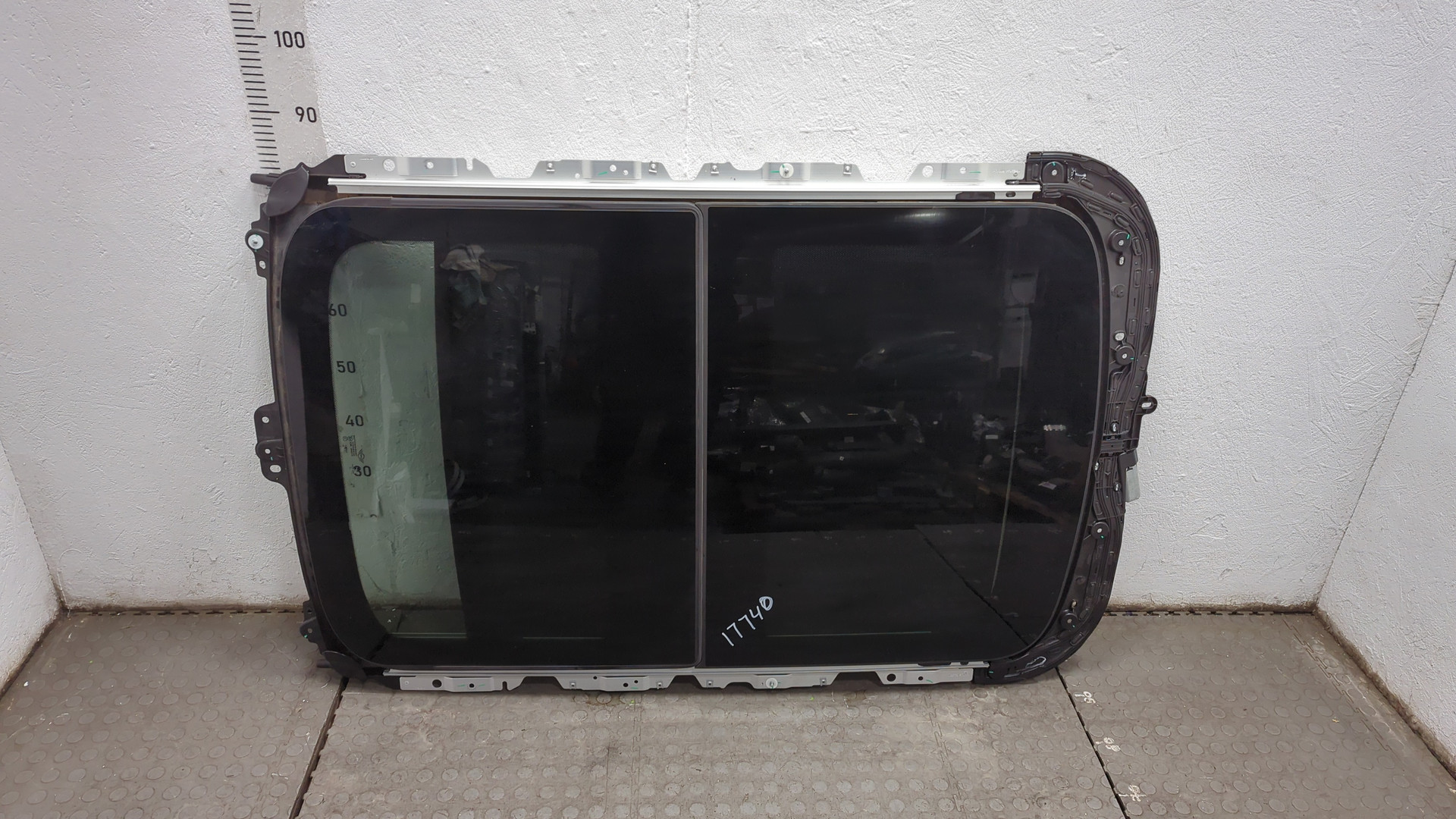 Люк в сборе электрический