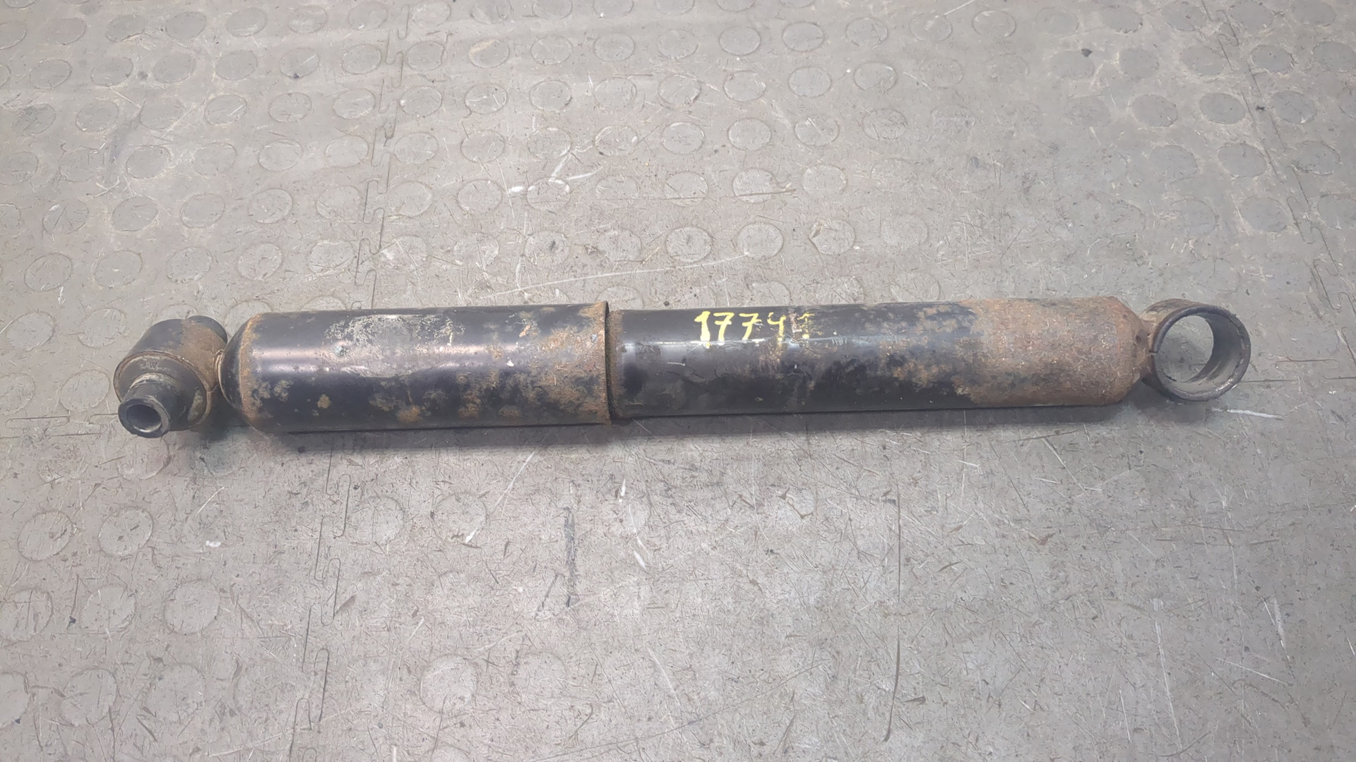 Амортизатор задний (стойка)