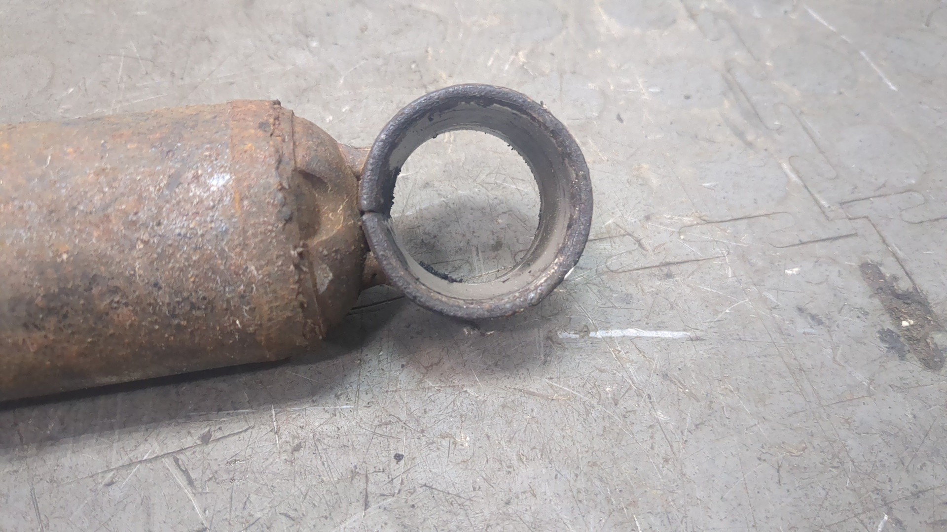 Амортизатор задний (стойка)