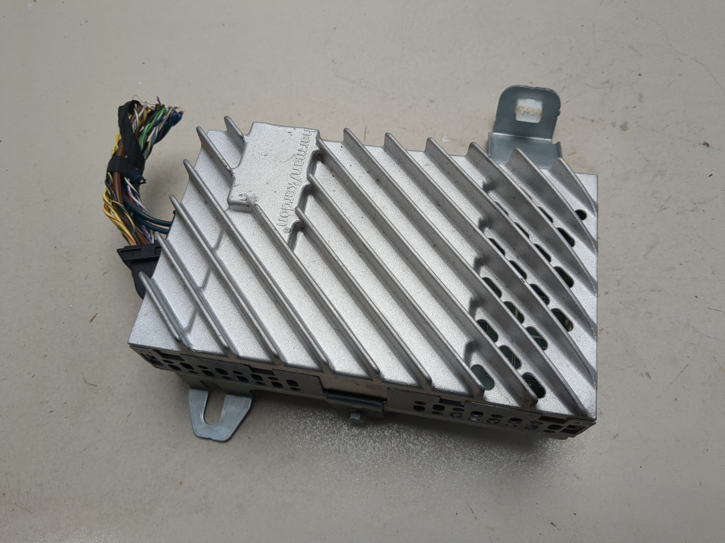 Усилитель акустической системы