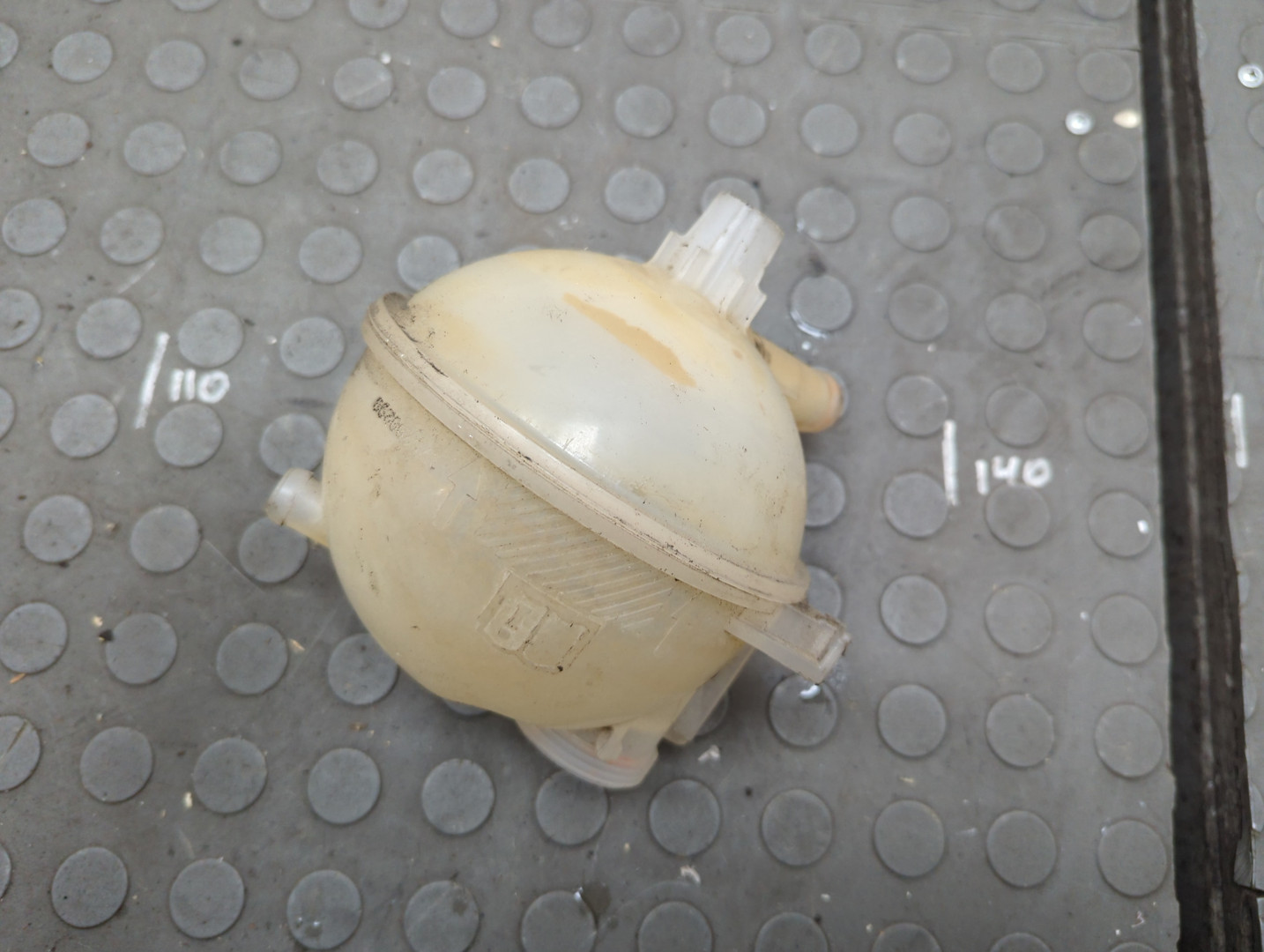 Бачок расширительный