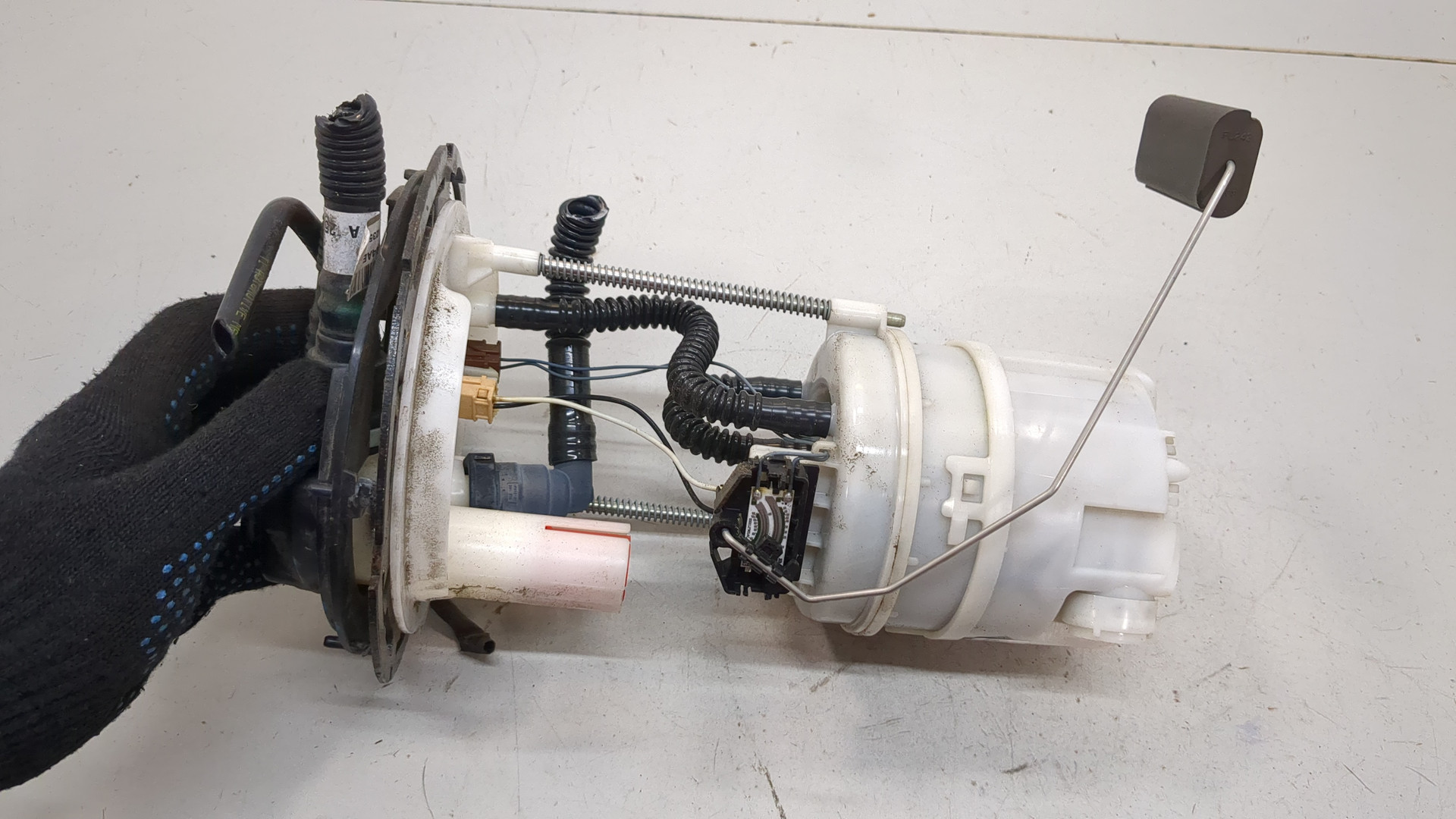 Насос топливный электрический