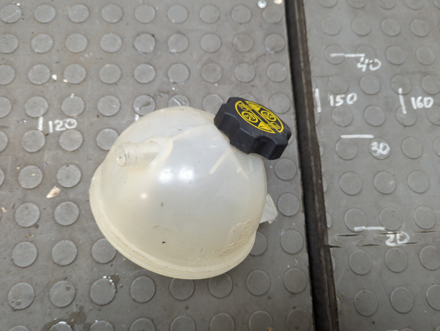 Бачок расширительный