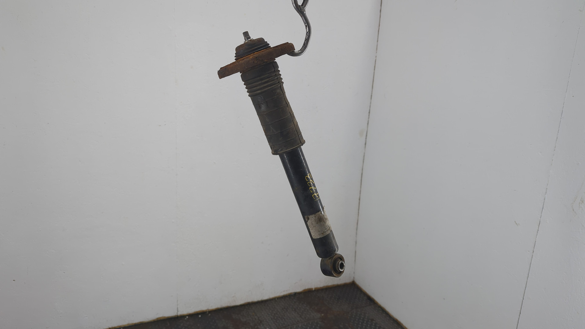 Амортизатор задний (стойка)