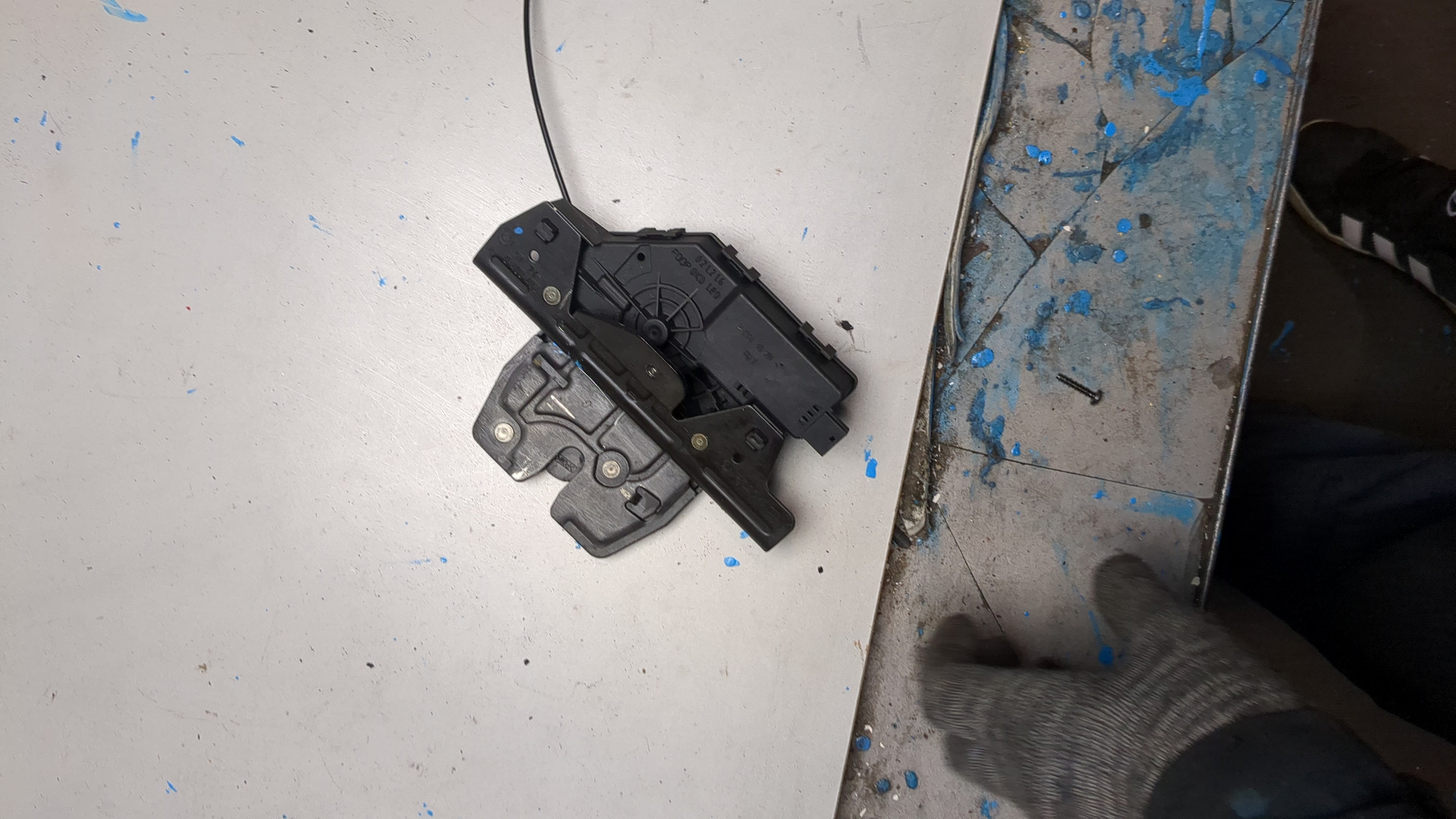 Замок багажника