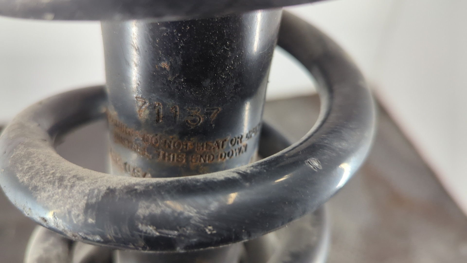 Амортизатор передний