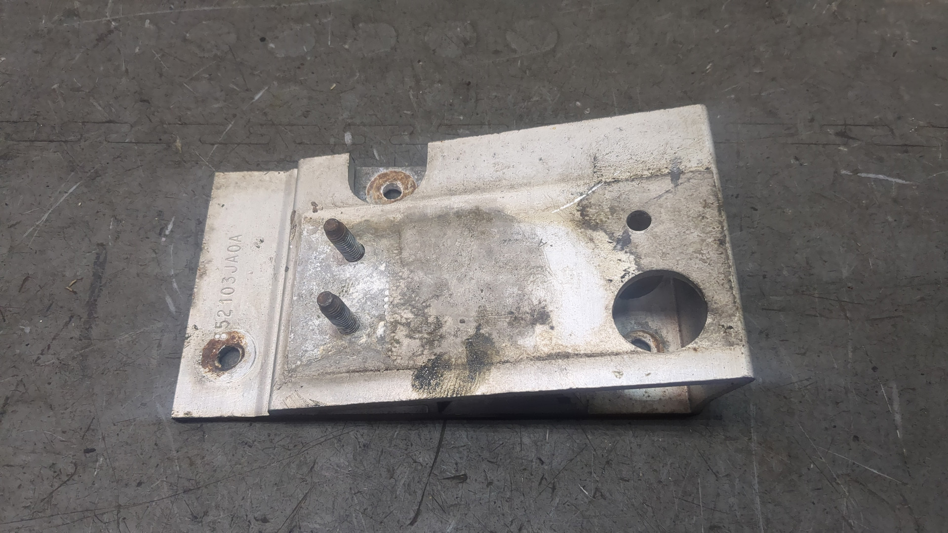 Кронштейн усилителя заднего бампера