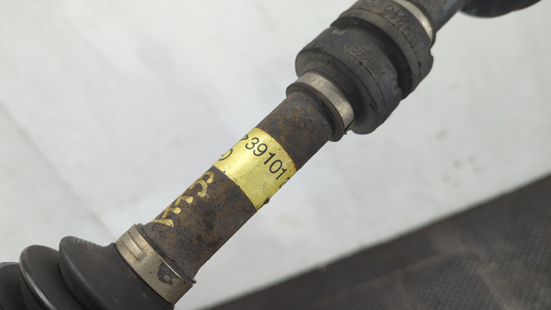 Полуось передняя левая