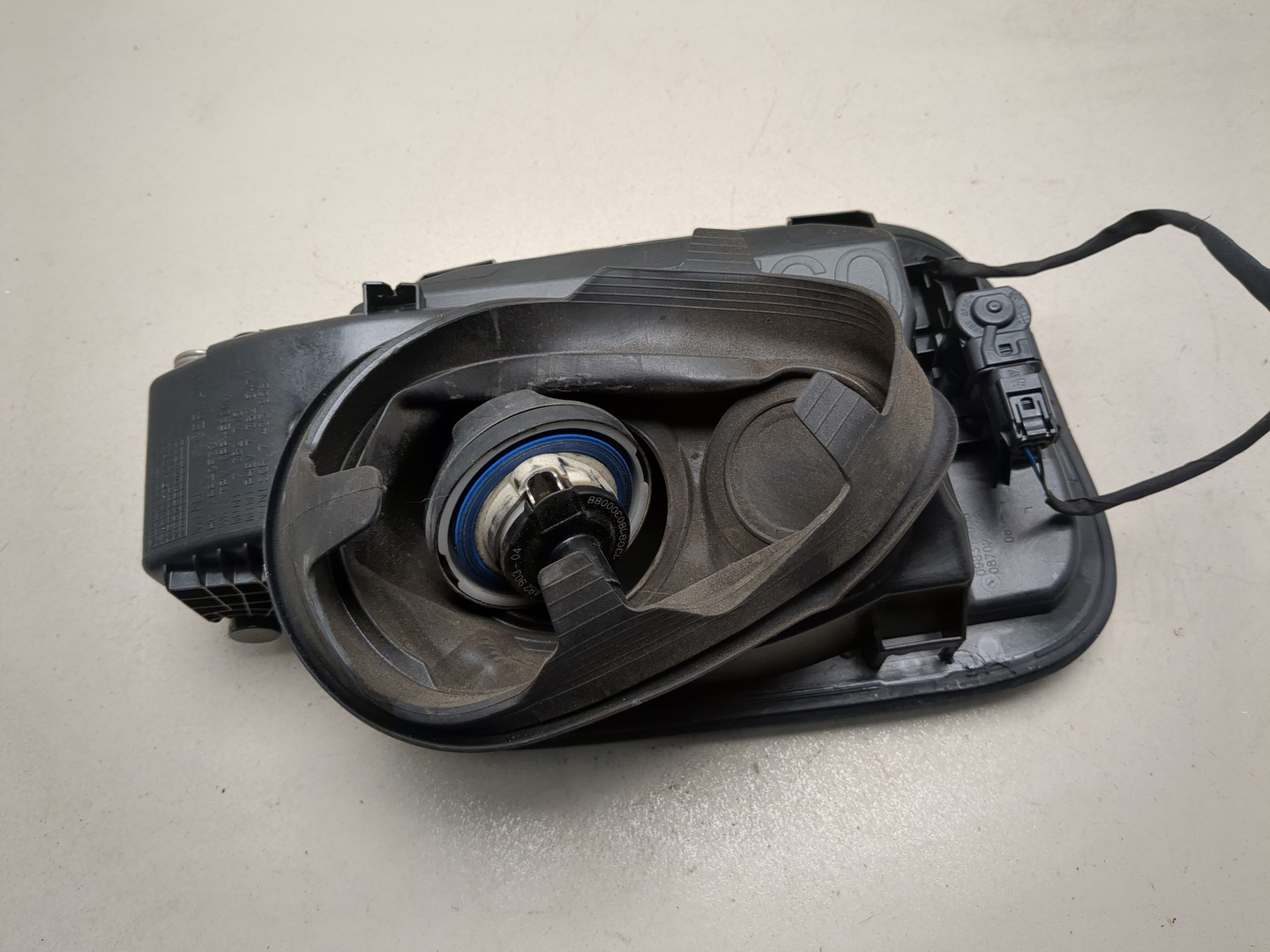 Лючок бензобака