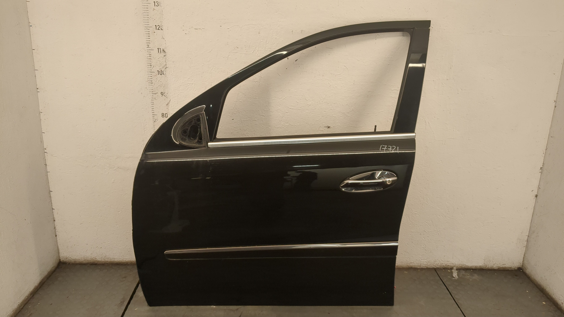 Дверь передняя левая