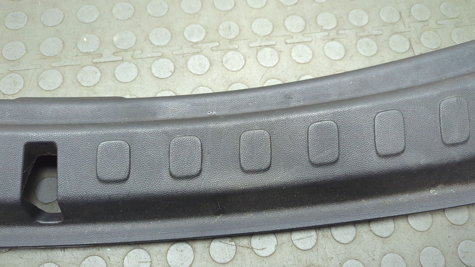 Обшивка багажника