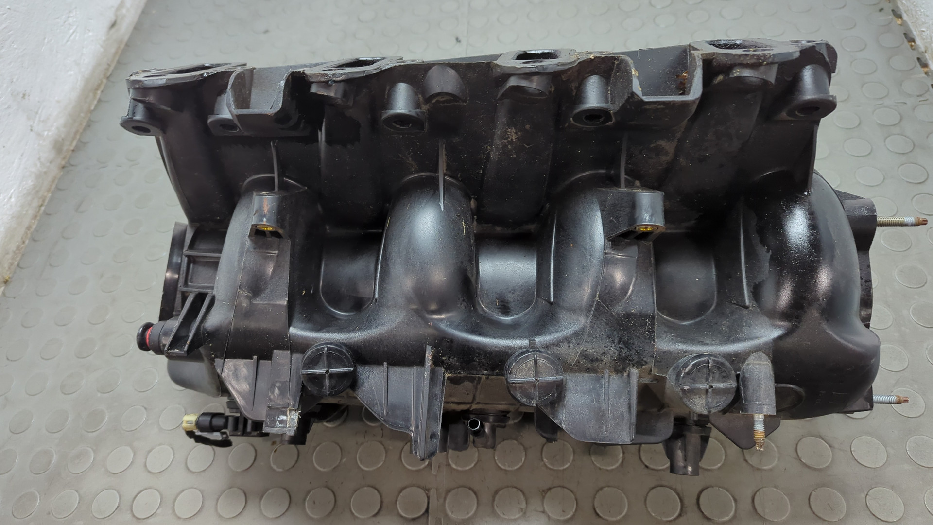 Коллектор впускной