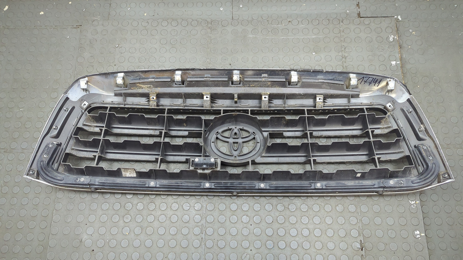 Решетка радиатора