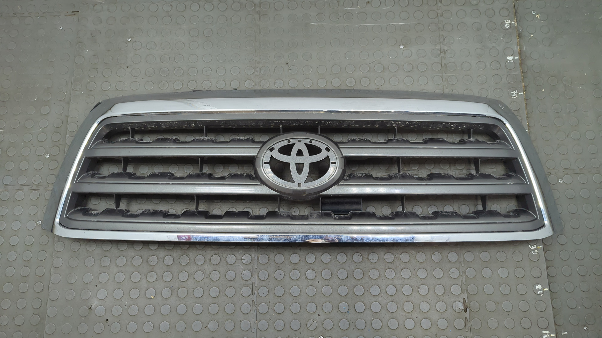 Решетка радиатора