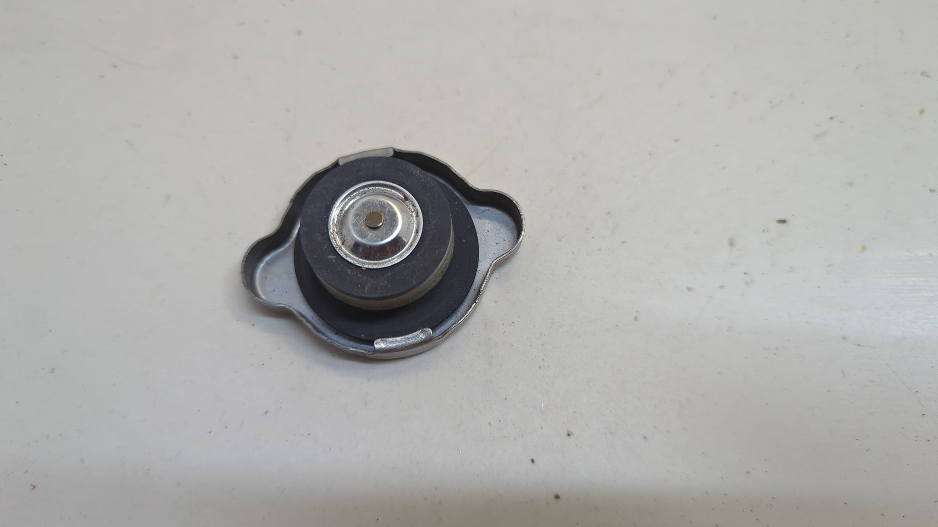 Крышка расширительного бачка