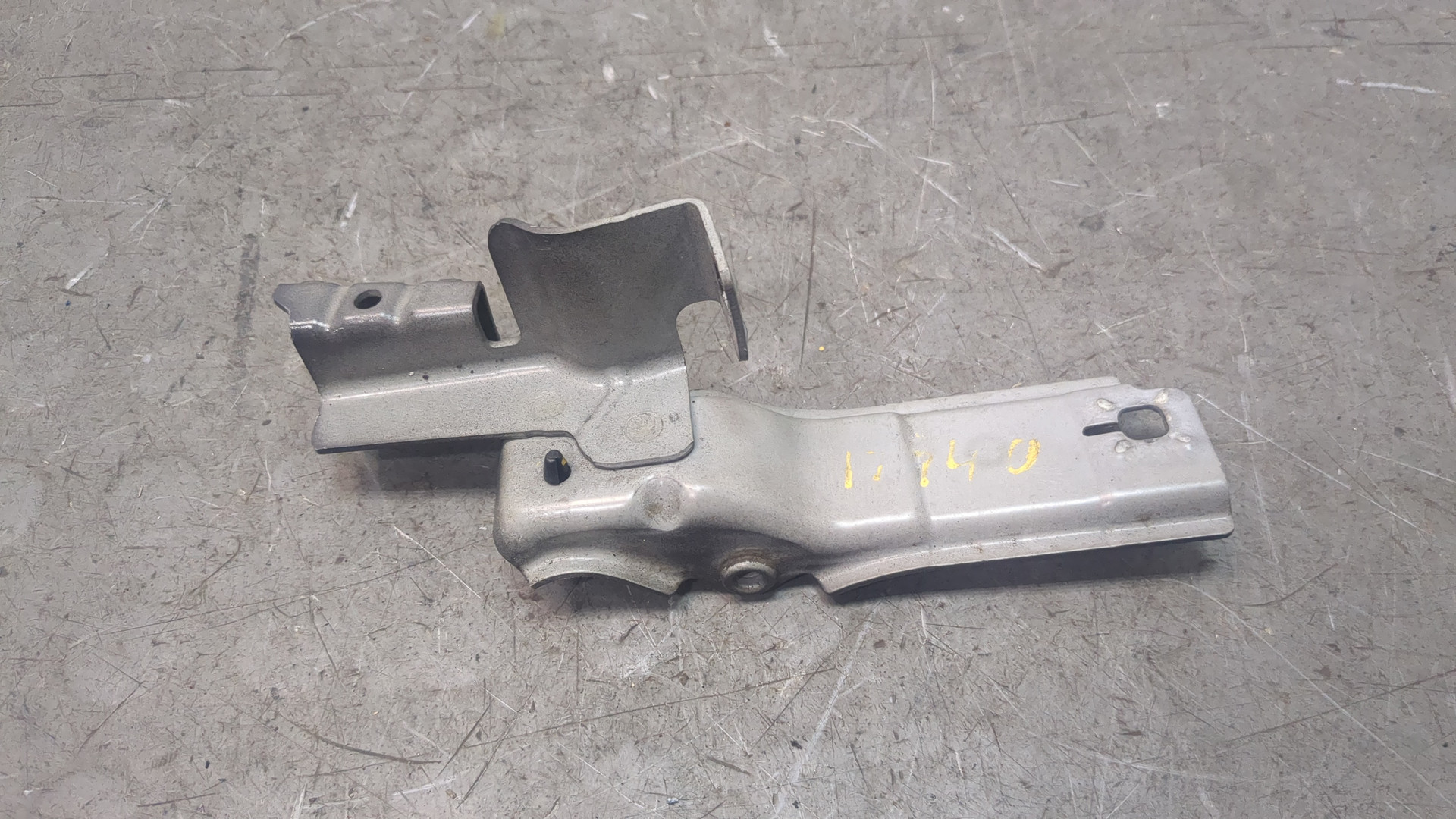 Кронштейн крепления крыла