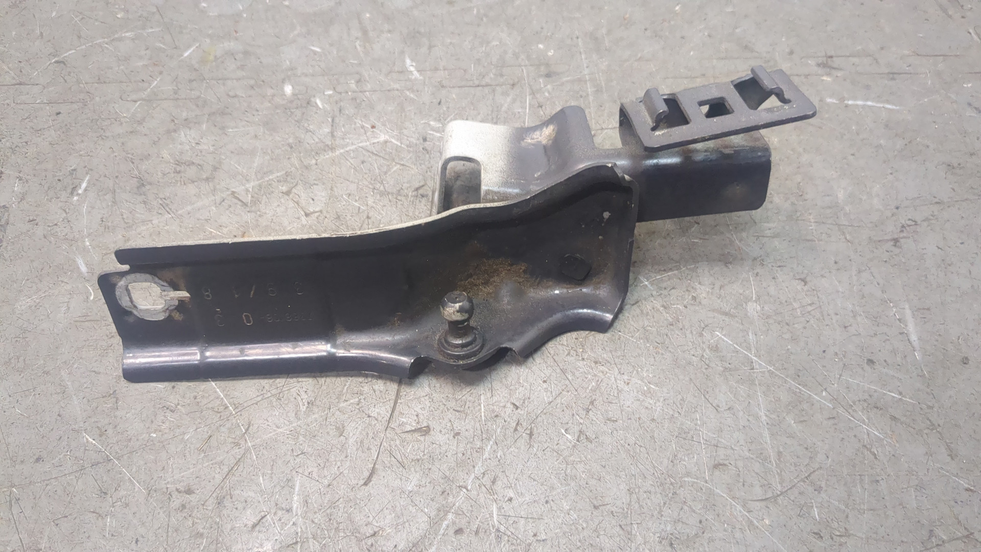 Кронштейн крепления крыла