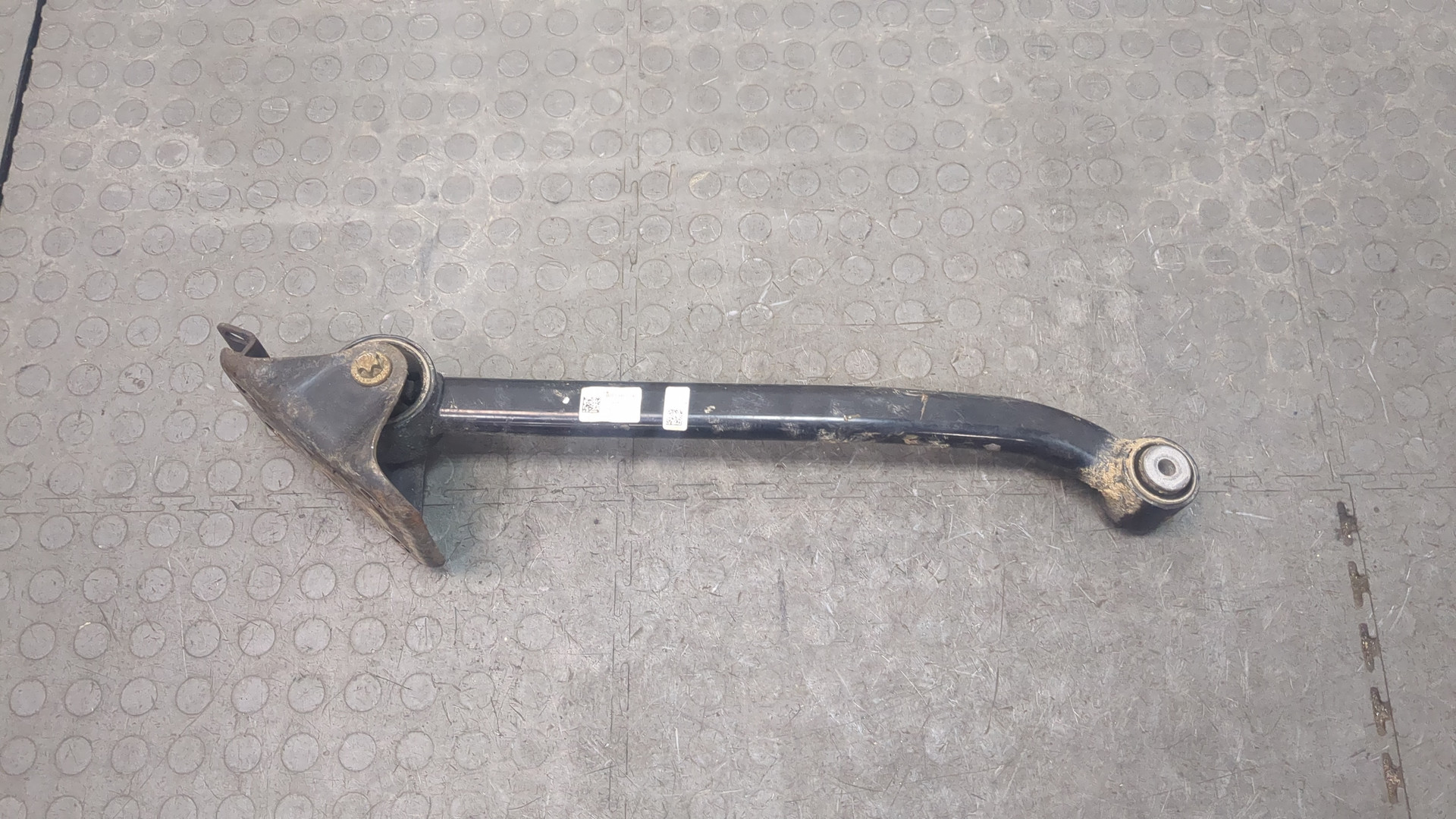 Рычаг задний левый