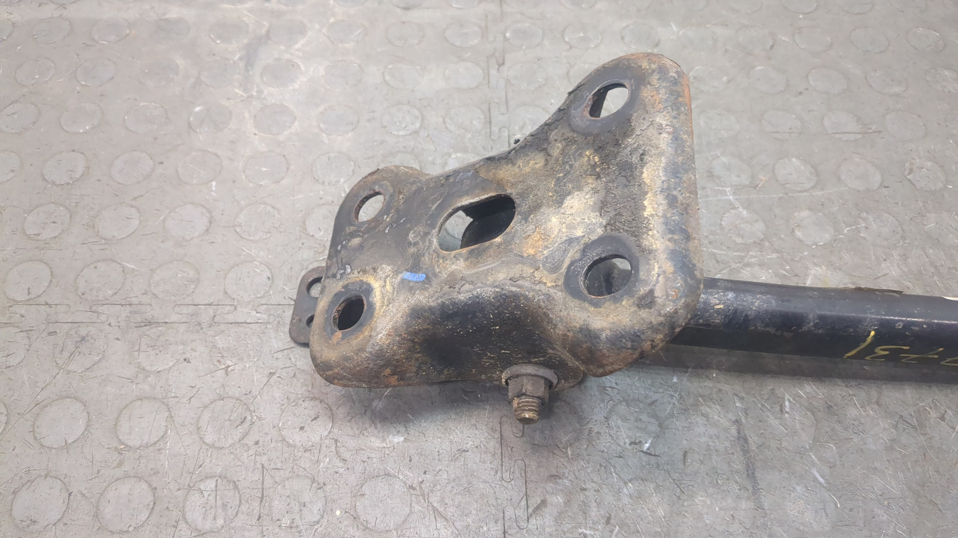 Рычаг задний левый