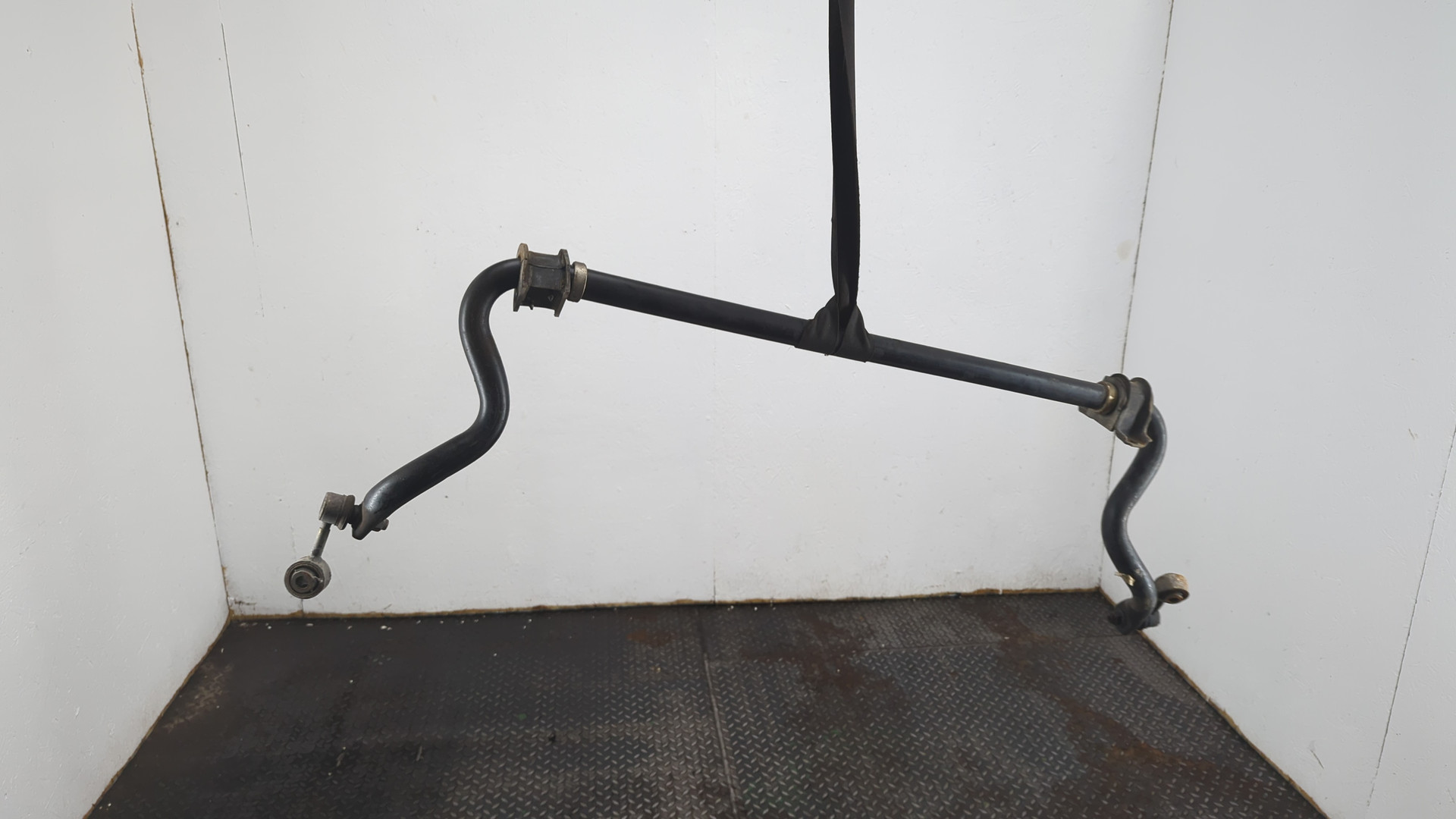 Стабилизатор передний