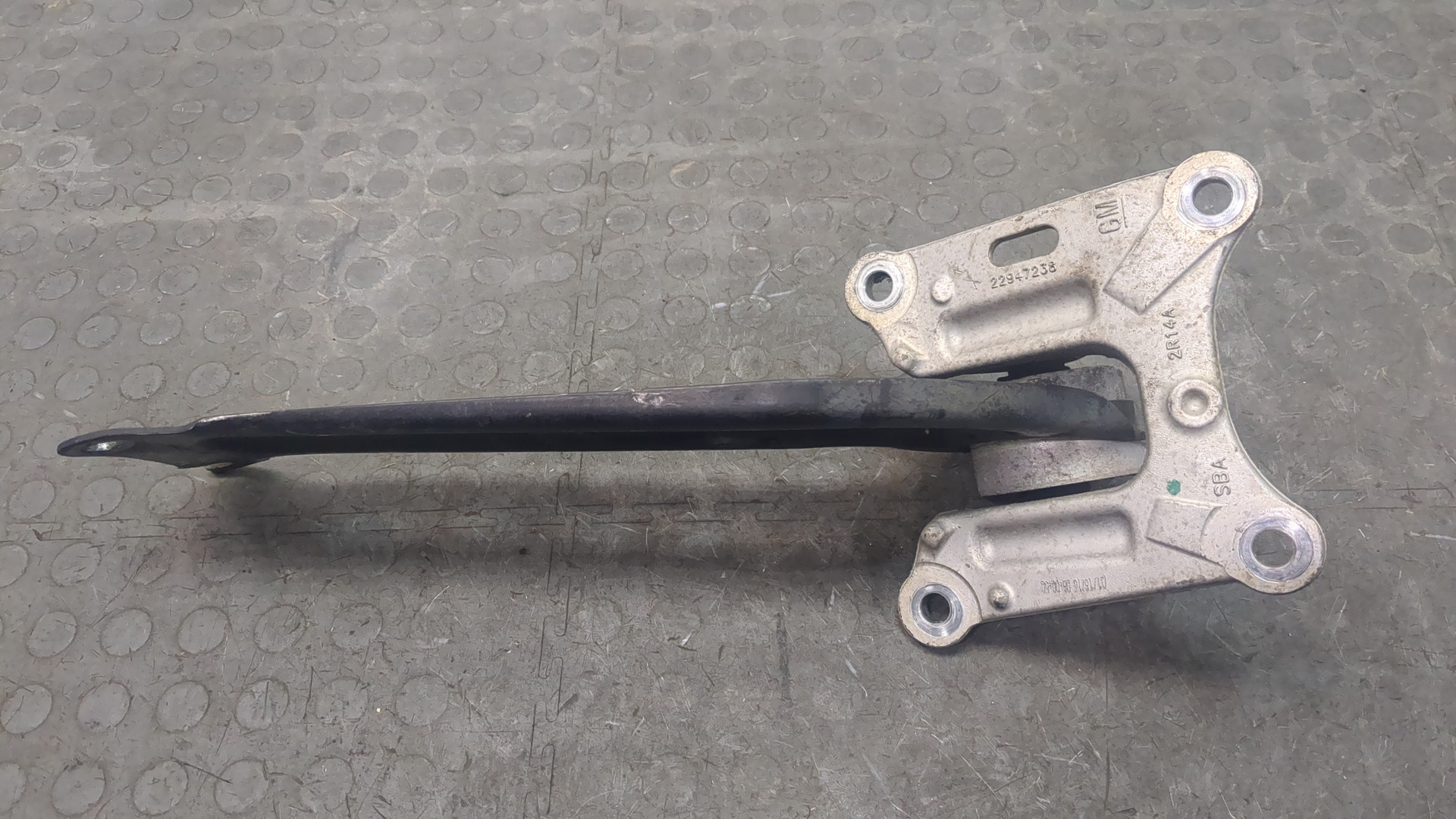 Рычаг задний правый