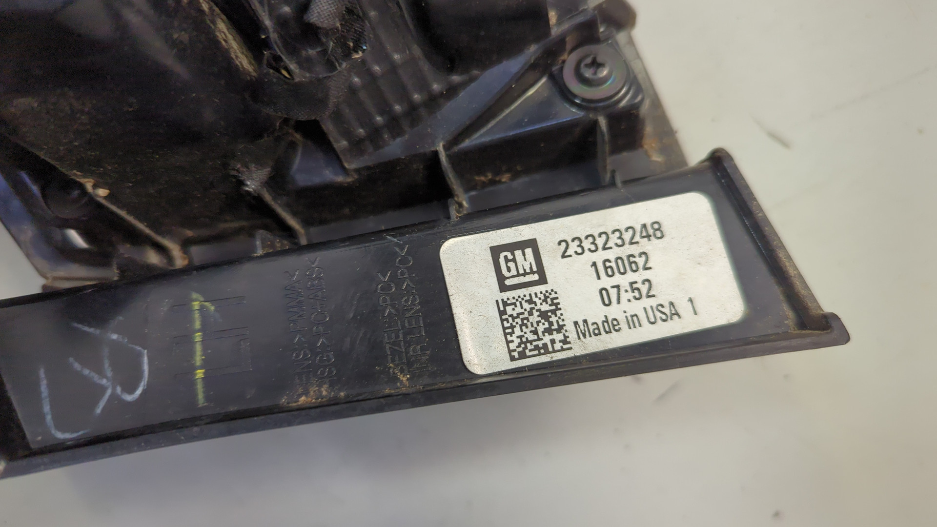 Фонарь задний левый