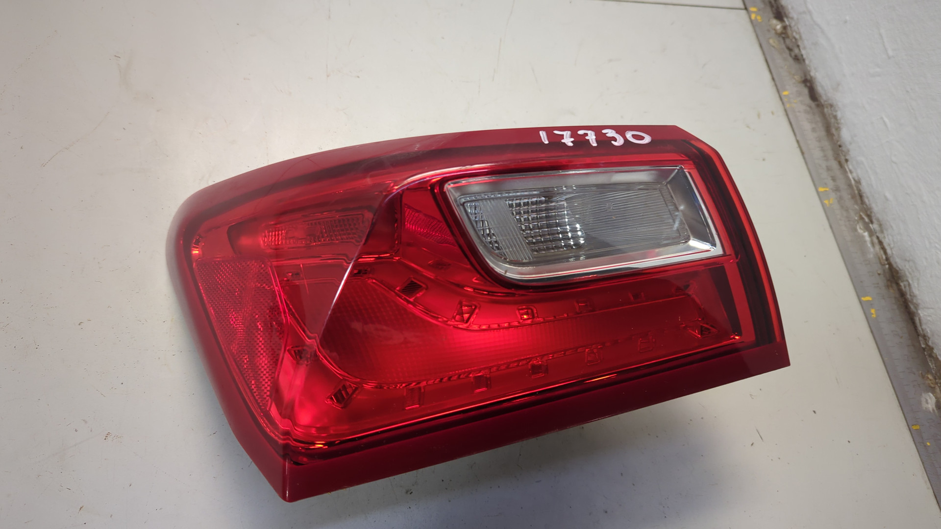 Фонарь задний левый