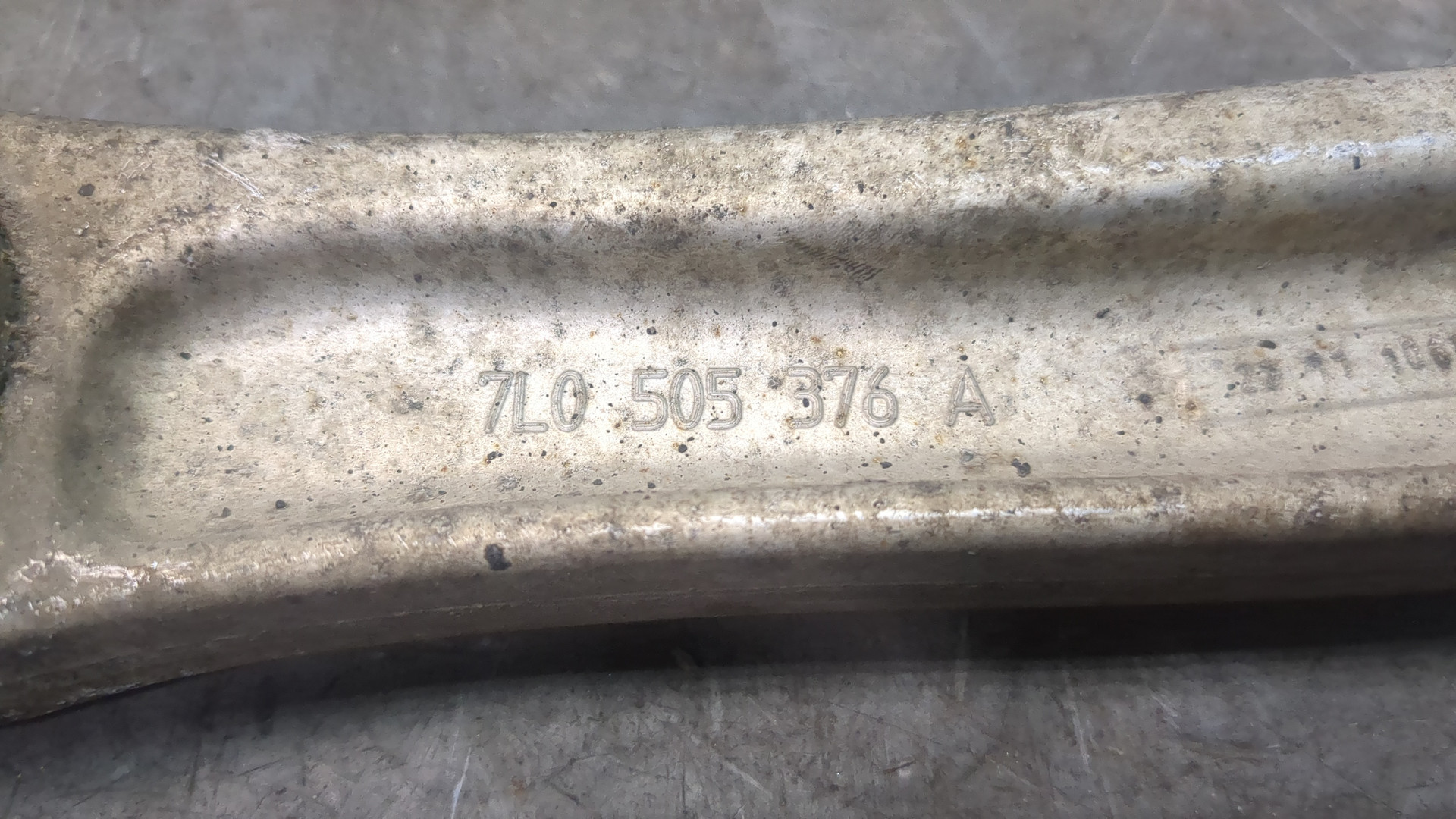 Рычаг задний правый