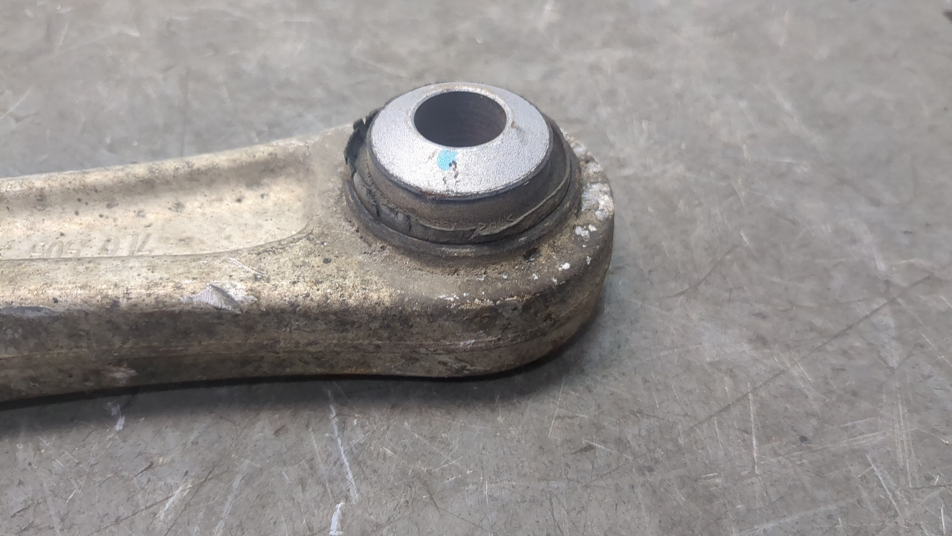 Рычаг задний правый