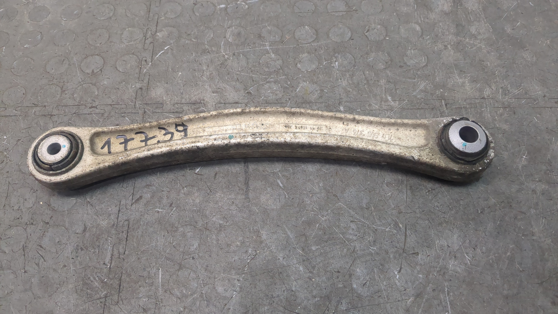 Рычаг задний правый