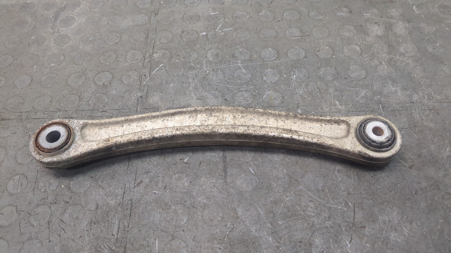 Рычаг задний правый