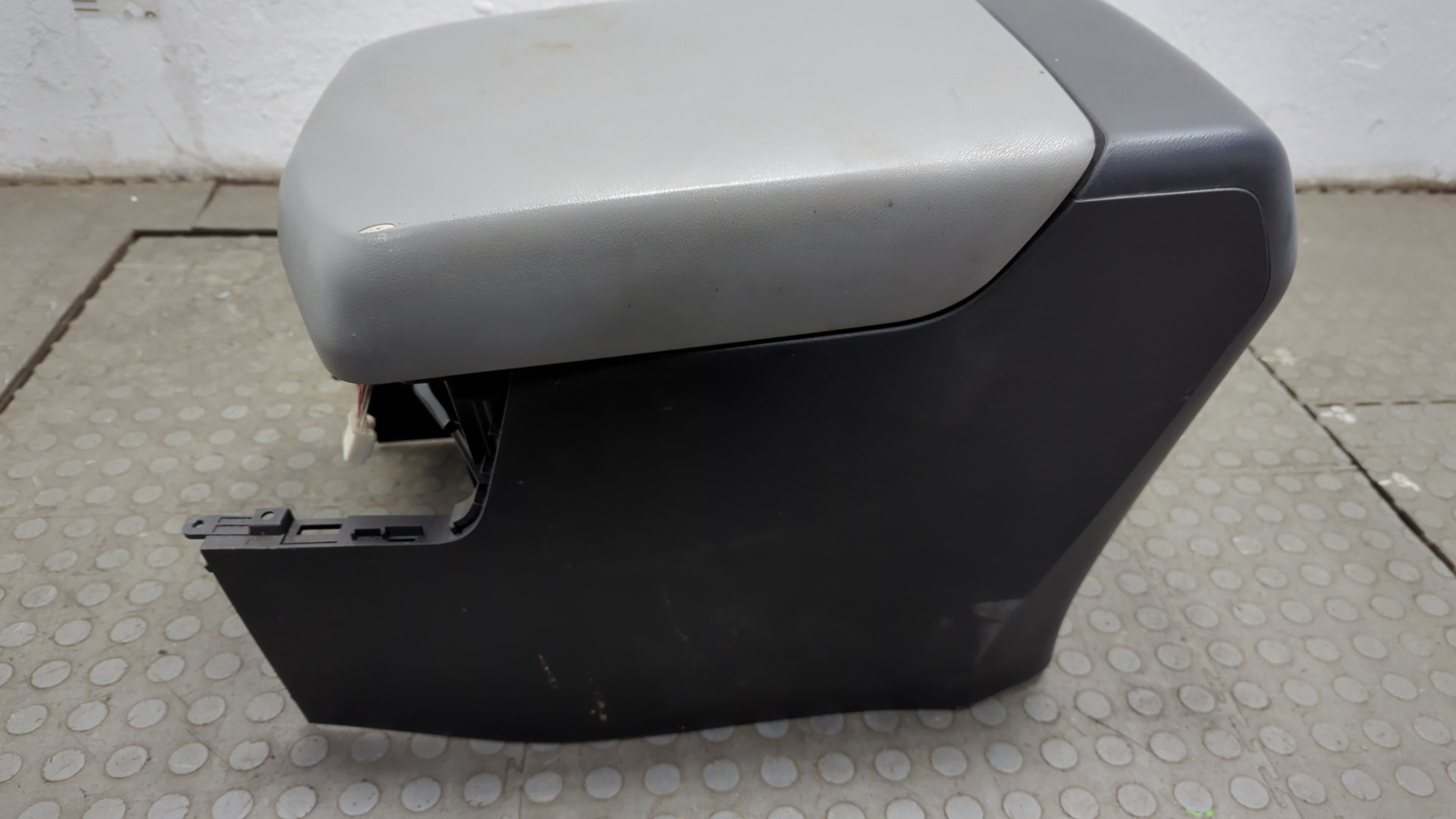 Подлокотник