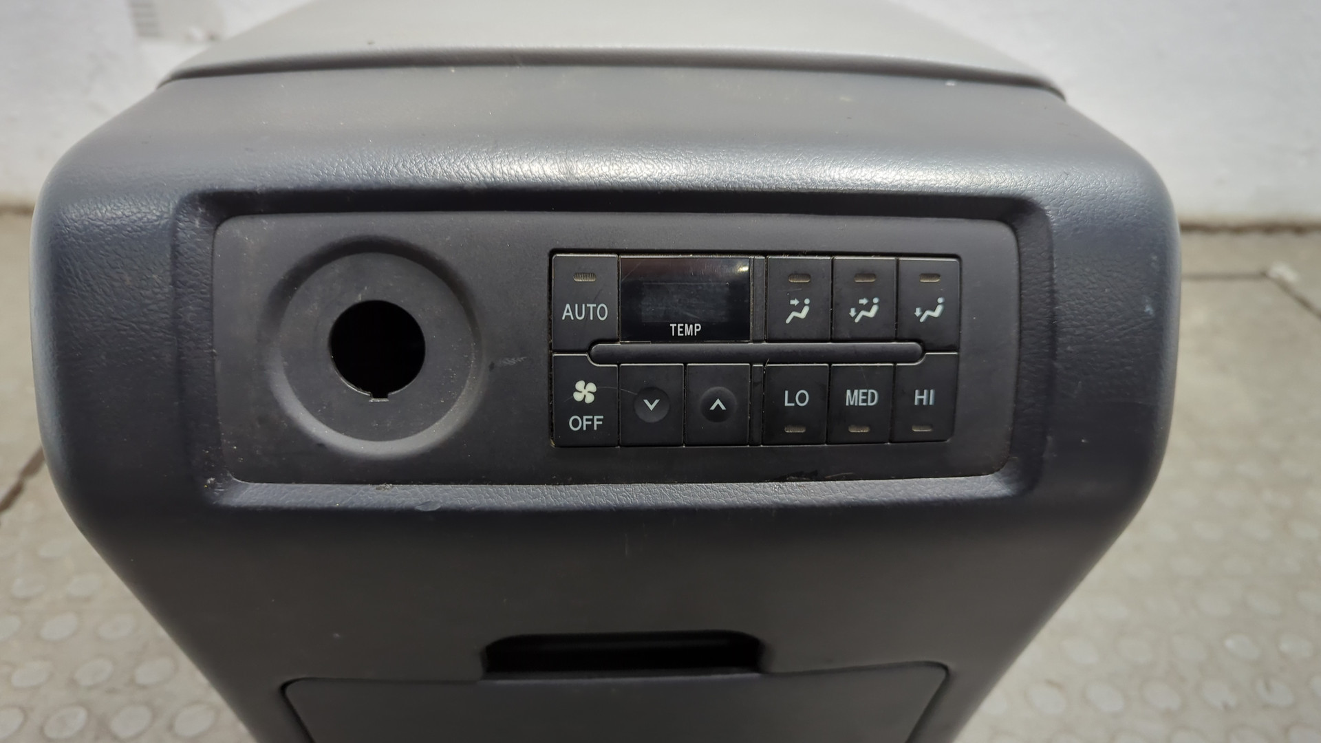 Подлокотник