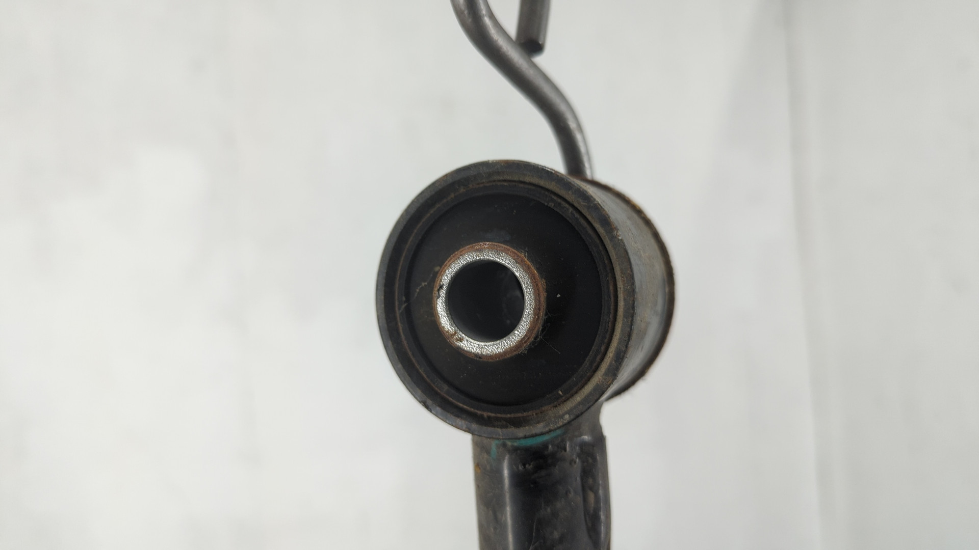 Рычаг передний правый