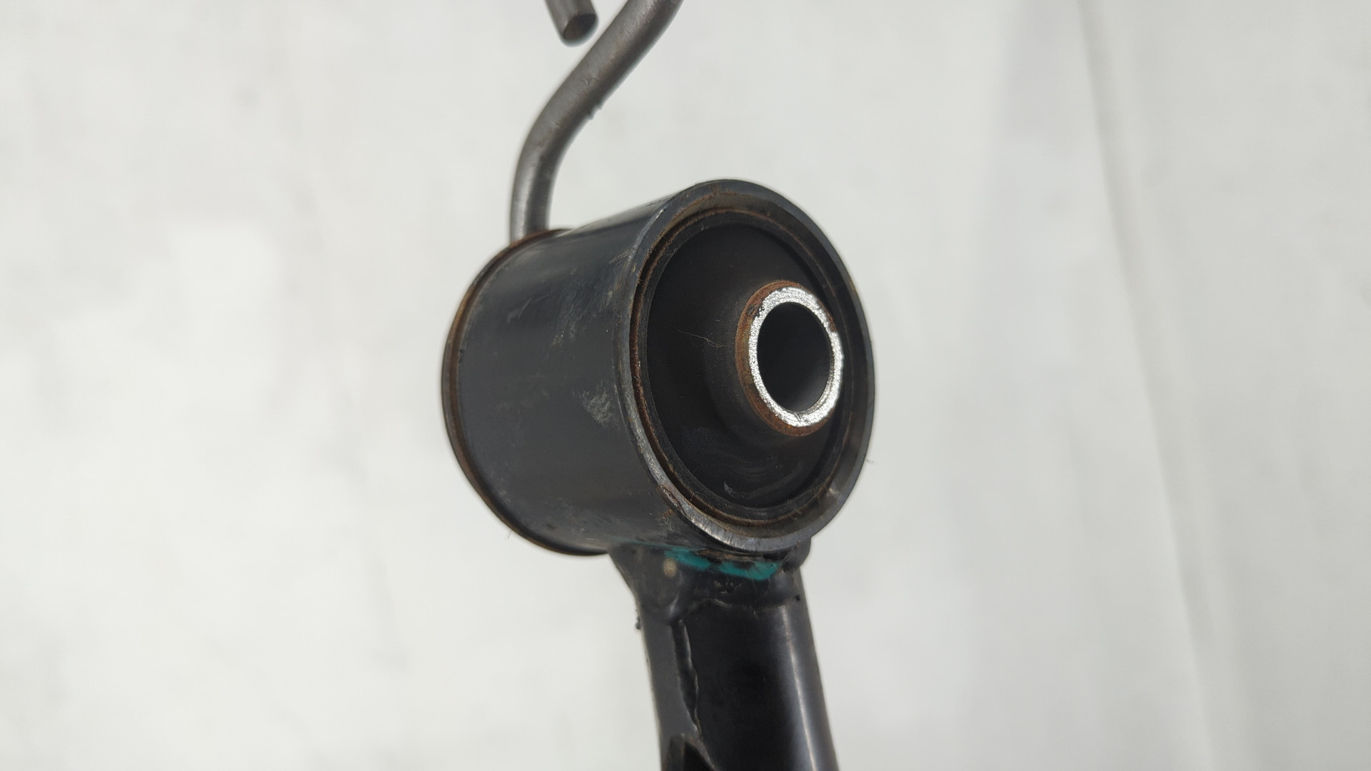 Рычаг передний правый