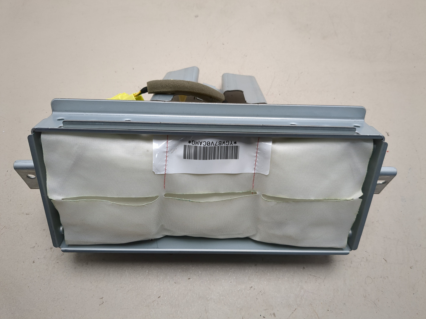 Подушка безопасности пассажирская (в торпедо)