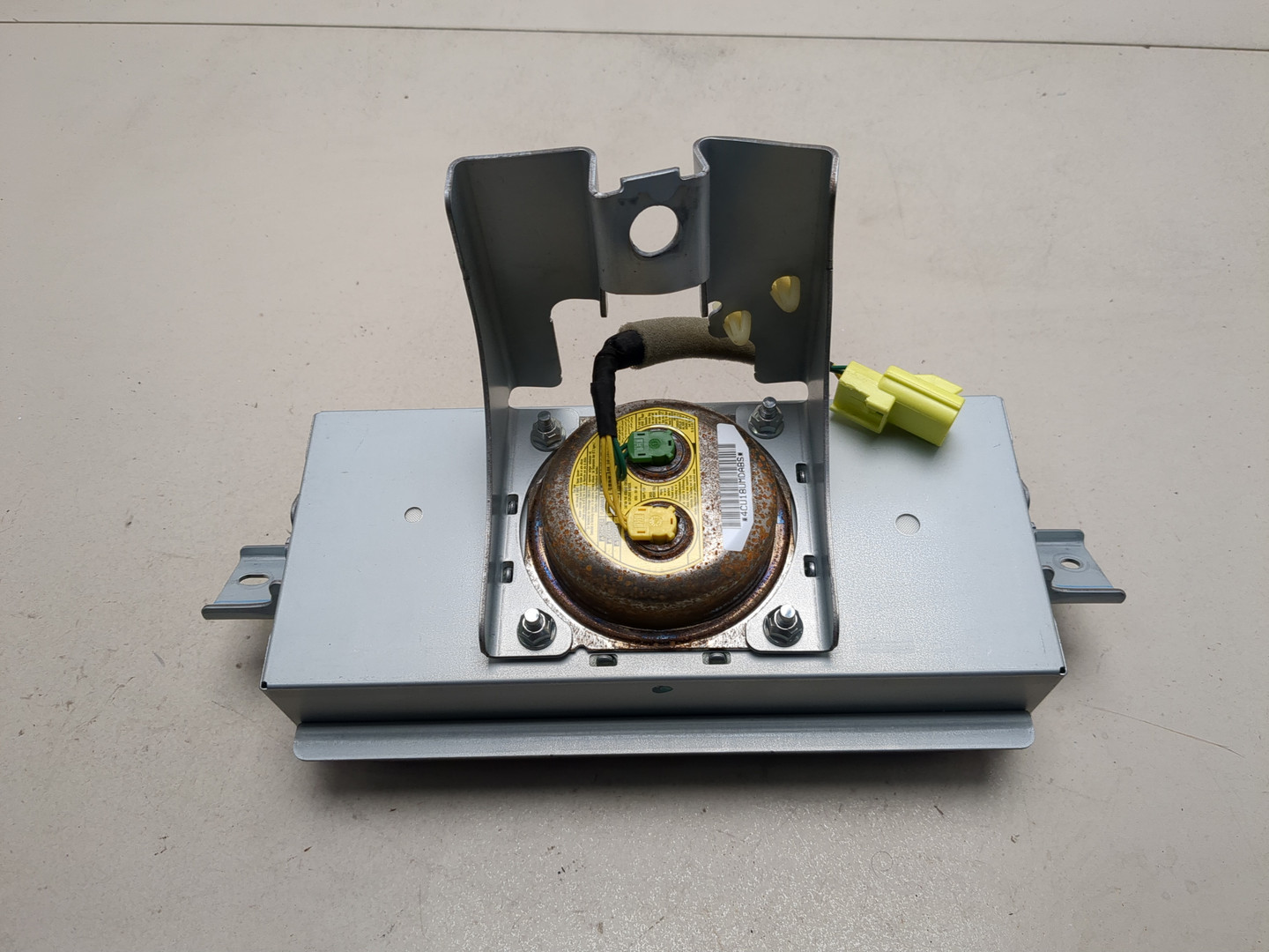 Подушка безопасности пассажирская (в торпедо)