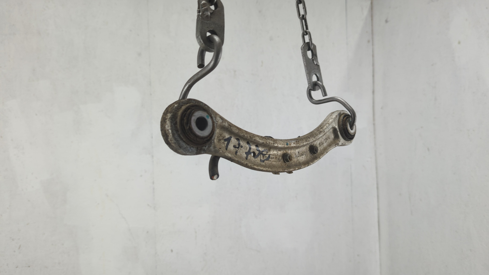 Рычаг задний