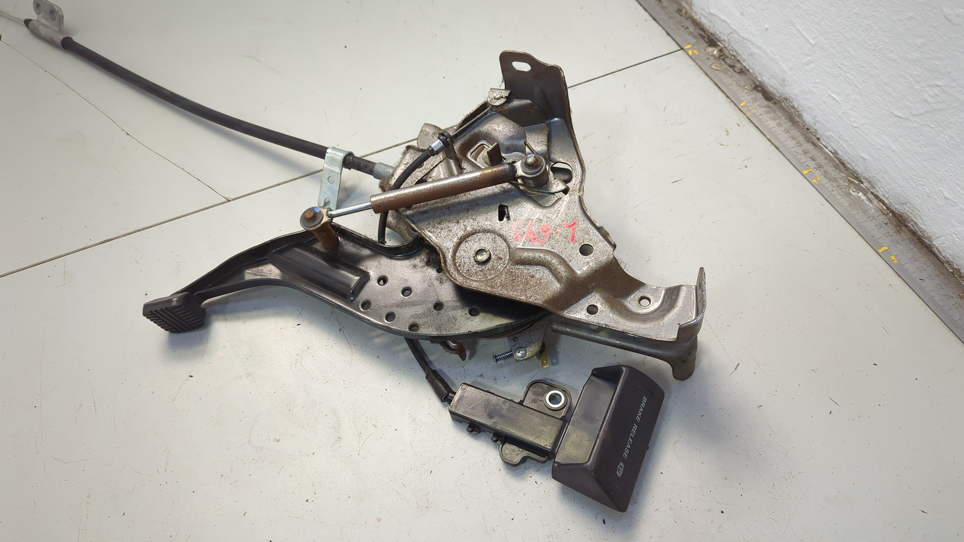 Рычаг стояночного тормоза