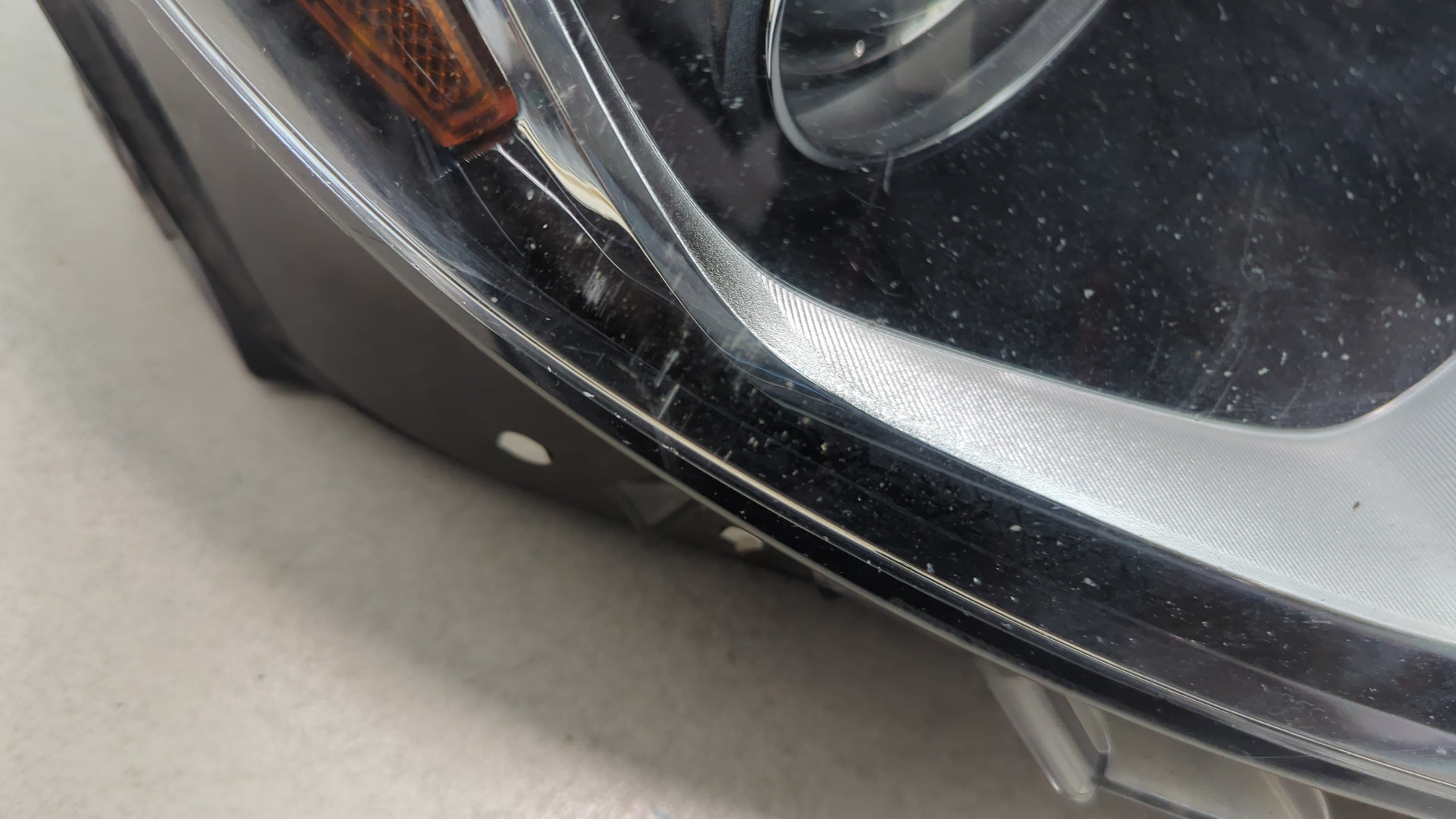 Фара правая