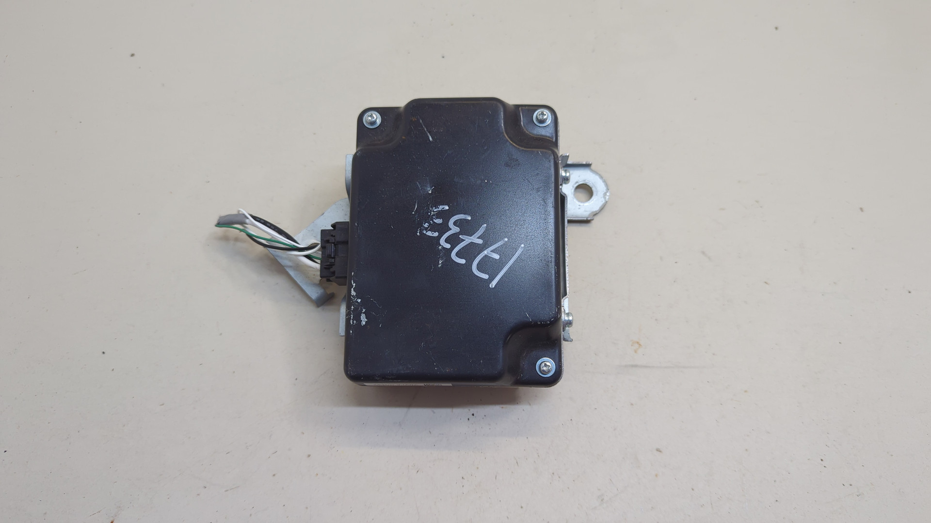 Преобразователь напряжения (адаптер)